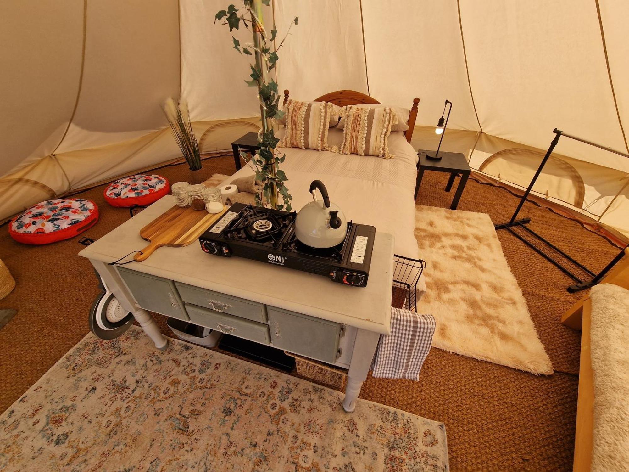 Beautiful 1-Bed Bell Tent In Holyhead Εξωτερικό φωτογραφία